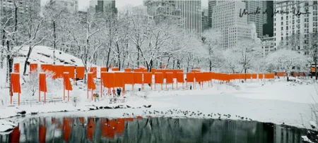 Fotografie Christo - The Gates Skyline in the snow