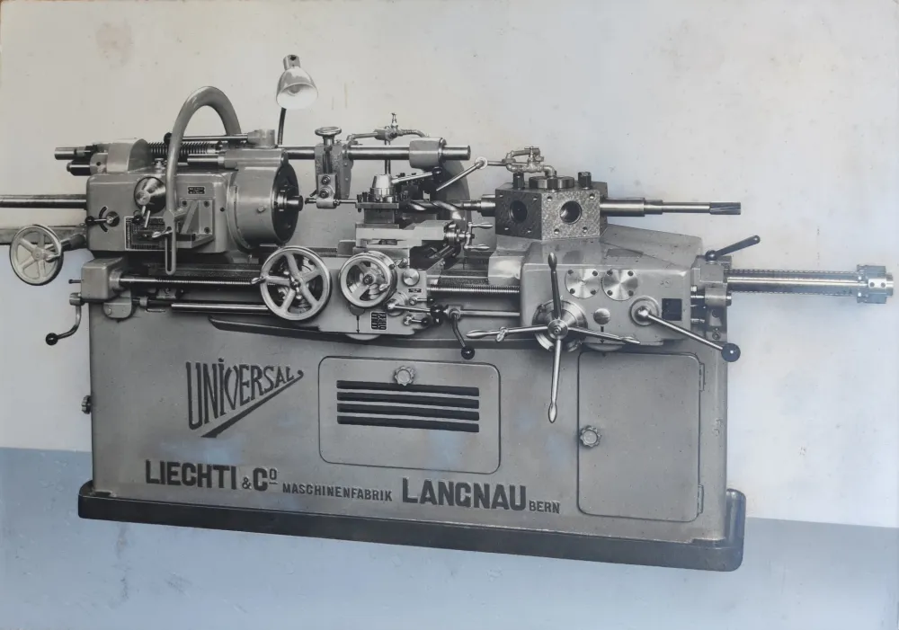 Fotografie Anonyme - Darstellung einer Präzisionsmaschine, um 1960