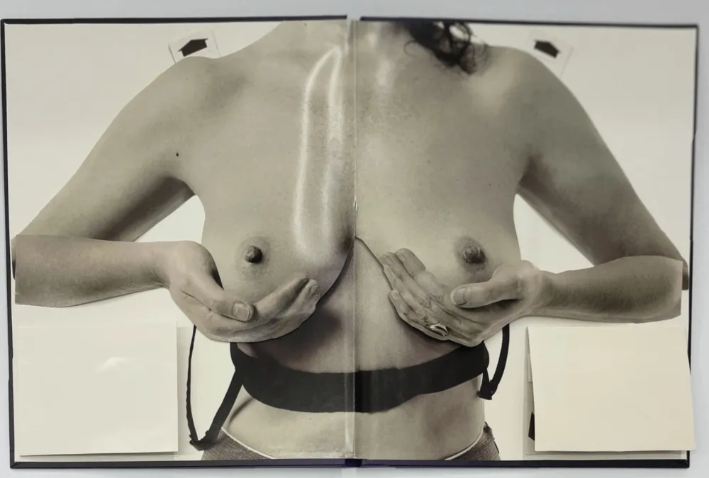 Fotografie Calle - Les seins miraculeux (Beautiful breasts)