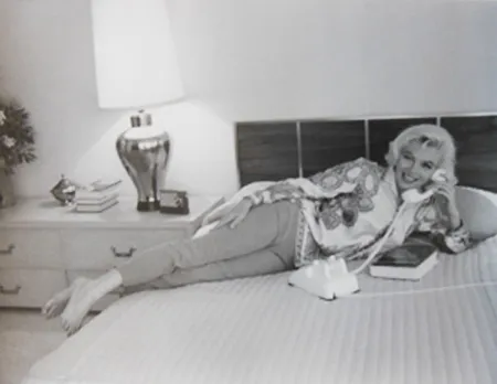 Fotografie De Dienes  - Marilyn Monroe. Au Lit