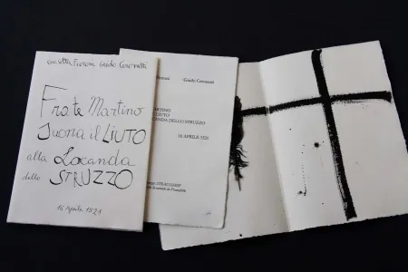 Geïllustreerd Boek Fioroni - Frate Martino suona il liuto alla locanda dello struzzo