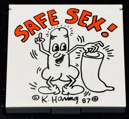 Geen Techniek Haring - Keith Haring (1958–1990) - Safe Sex! - Condom holder with clip - 1987