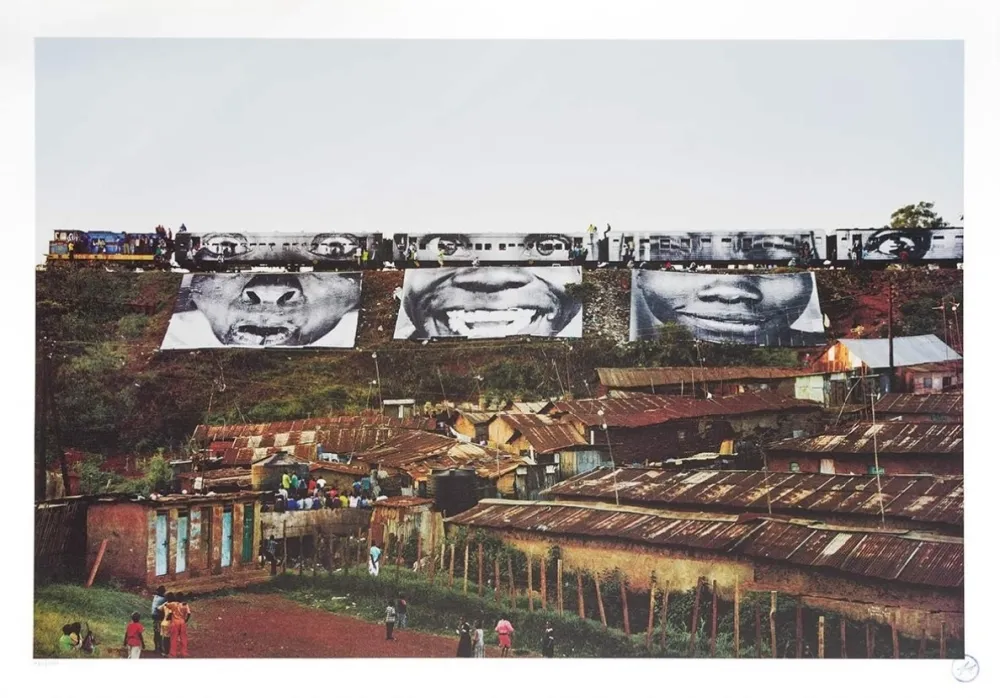 Lithografie Jr - Action in Kibera Slum, Train Passage 1, Kenya, 2009
