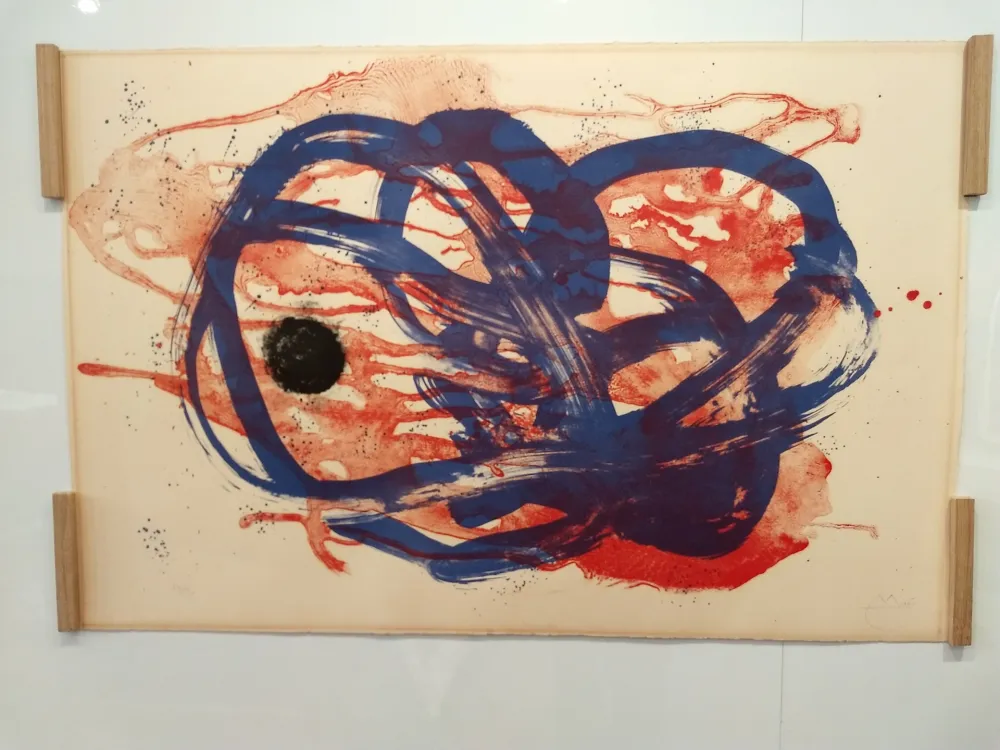 Lithografie Miró - Azul sobre aguada roja