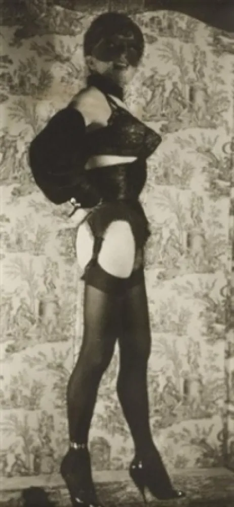 Geen Techniek Molinier - Autoportrait au loup avec faux seins 