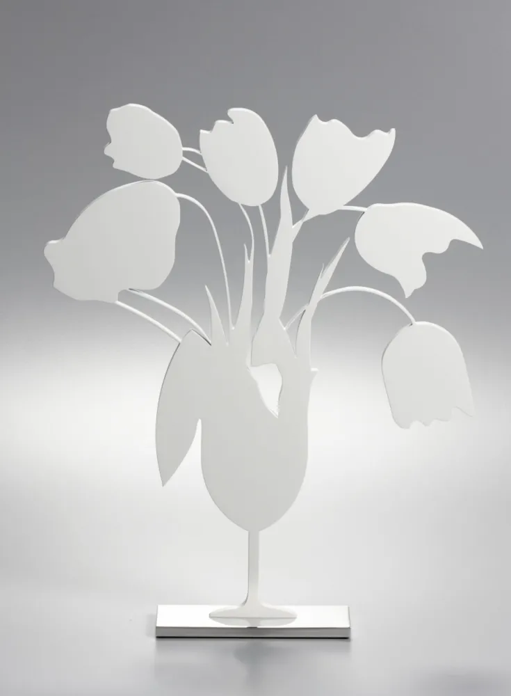 Geen Techniek Sultan - White tulips and vase, April 4, (Sculpture)
