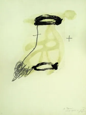 Ets Tàpies - UN FRAGMENT DE STATUE DANS L’HERBE D’UN ENCLOS ENCORE DÉSERT